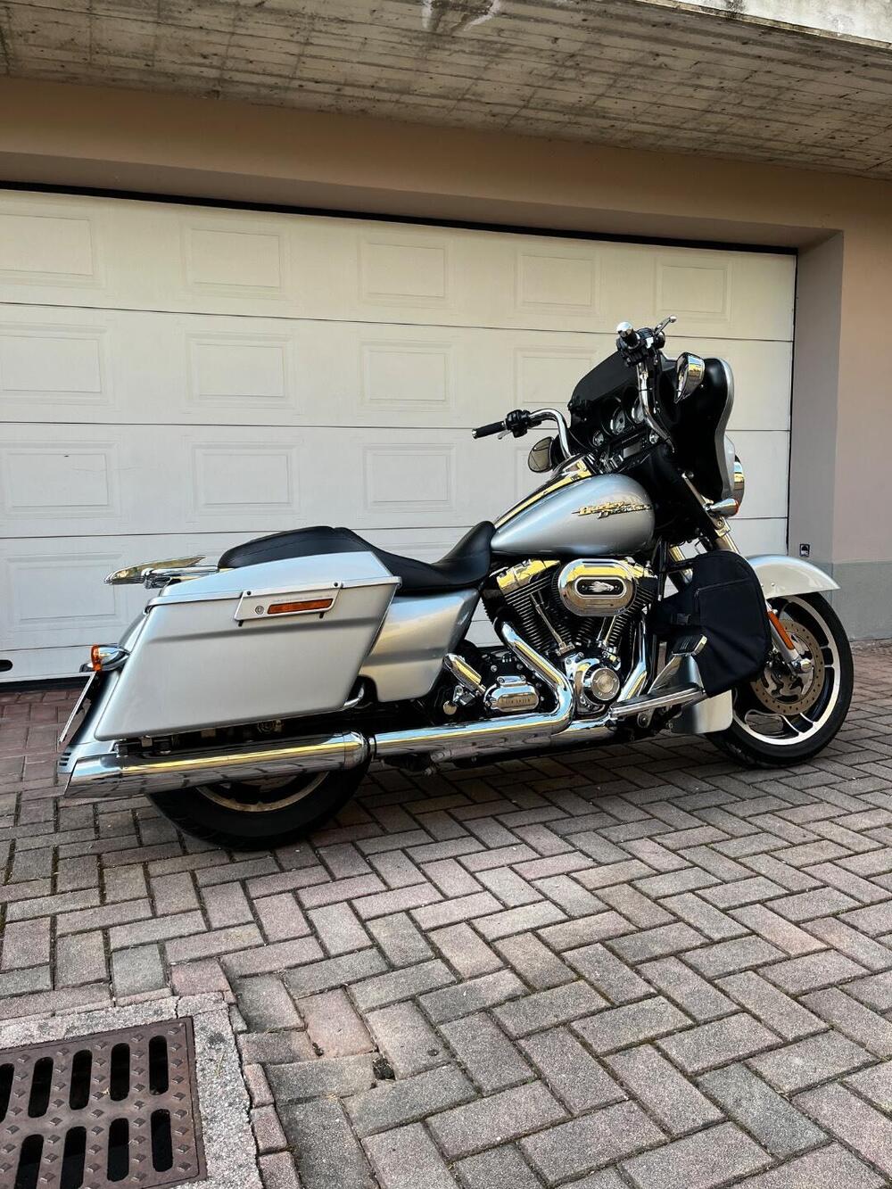 Harley-Davidson 1584 Street Glide (2008 - 10) - FLHX (13)