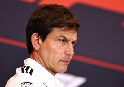 F1. GP Austria, Toto Wolff difende Vasseur: Se vinci, sei Gesù Cristo, se perdi, sei un fallito. Bisogna lasciarlo lavorare. L'uomo giusto per Ferrari