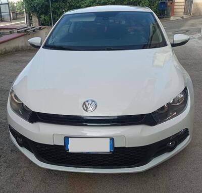 Volkswagen Scirocco 2.0 TDI 140CV DPF DSG del 2009 usata a Grassano