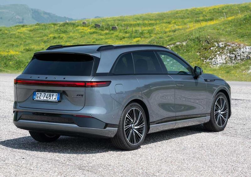 XPeng G9 (2025-->>) (3)