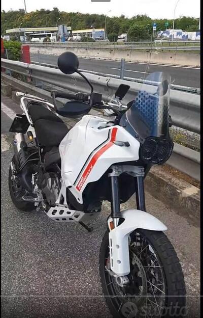 Ducati DesertX (2022 - 25) usata