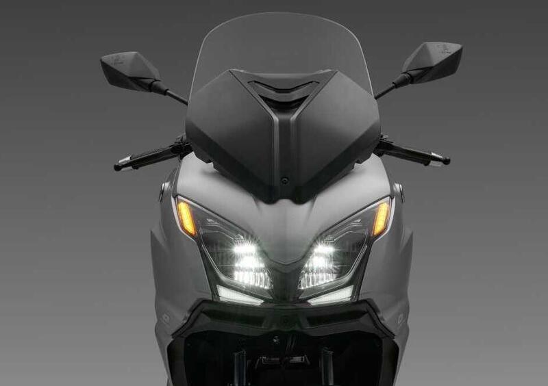 QJ Motor MTX 300 MTX 300 (2025) (9)