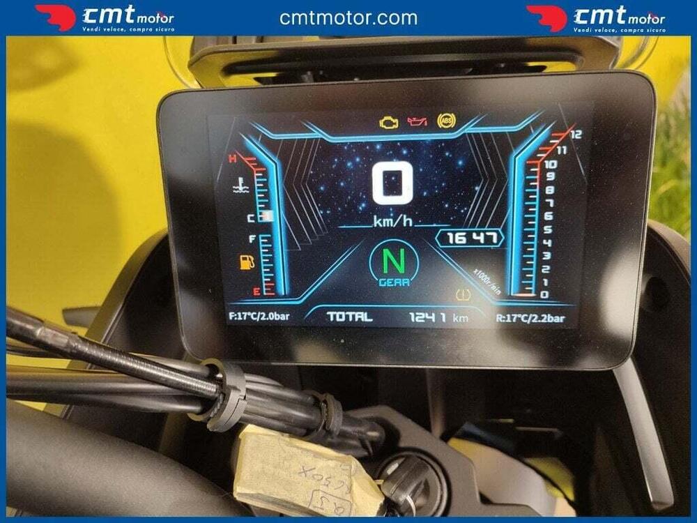 QJ Motor SVT 650 X (2024) (3)