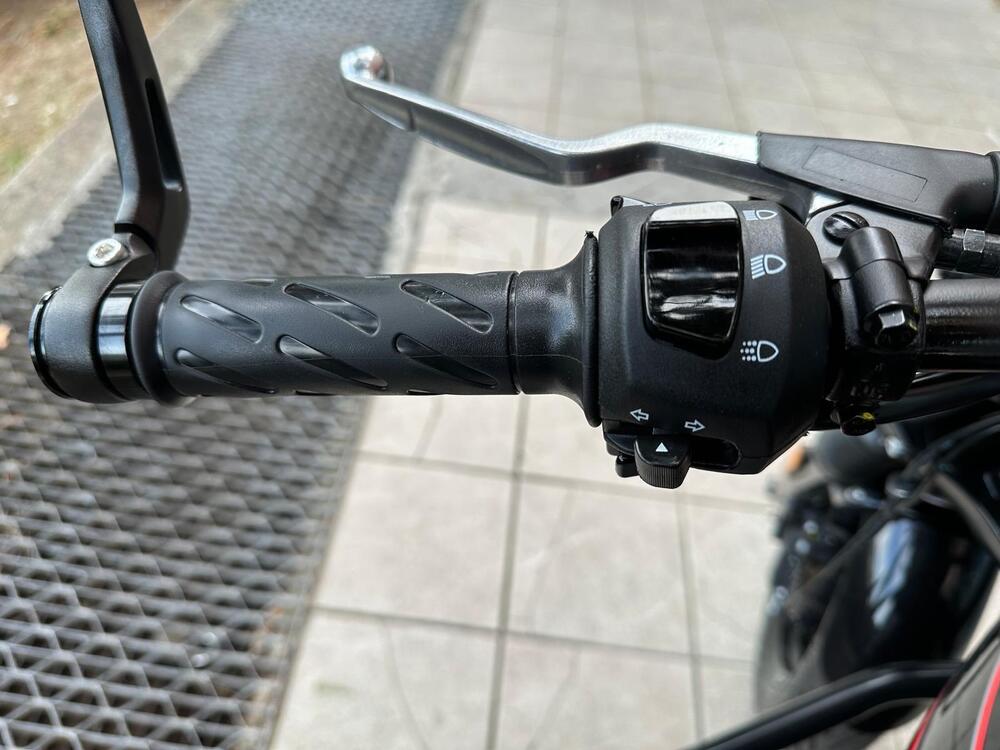 Moto Guzzi V7 Stone Special Edition (2022 - 25) (13)