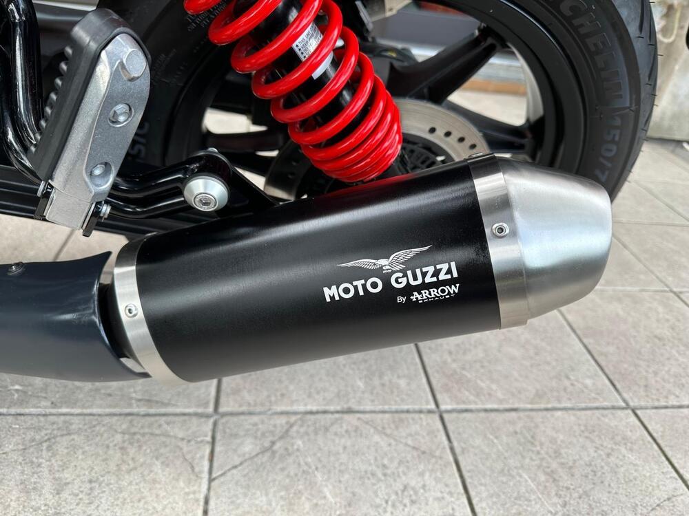 Moto Guzzi V7 Stone Special Edition (2022 - 25) (16)