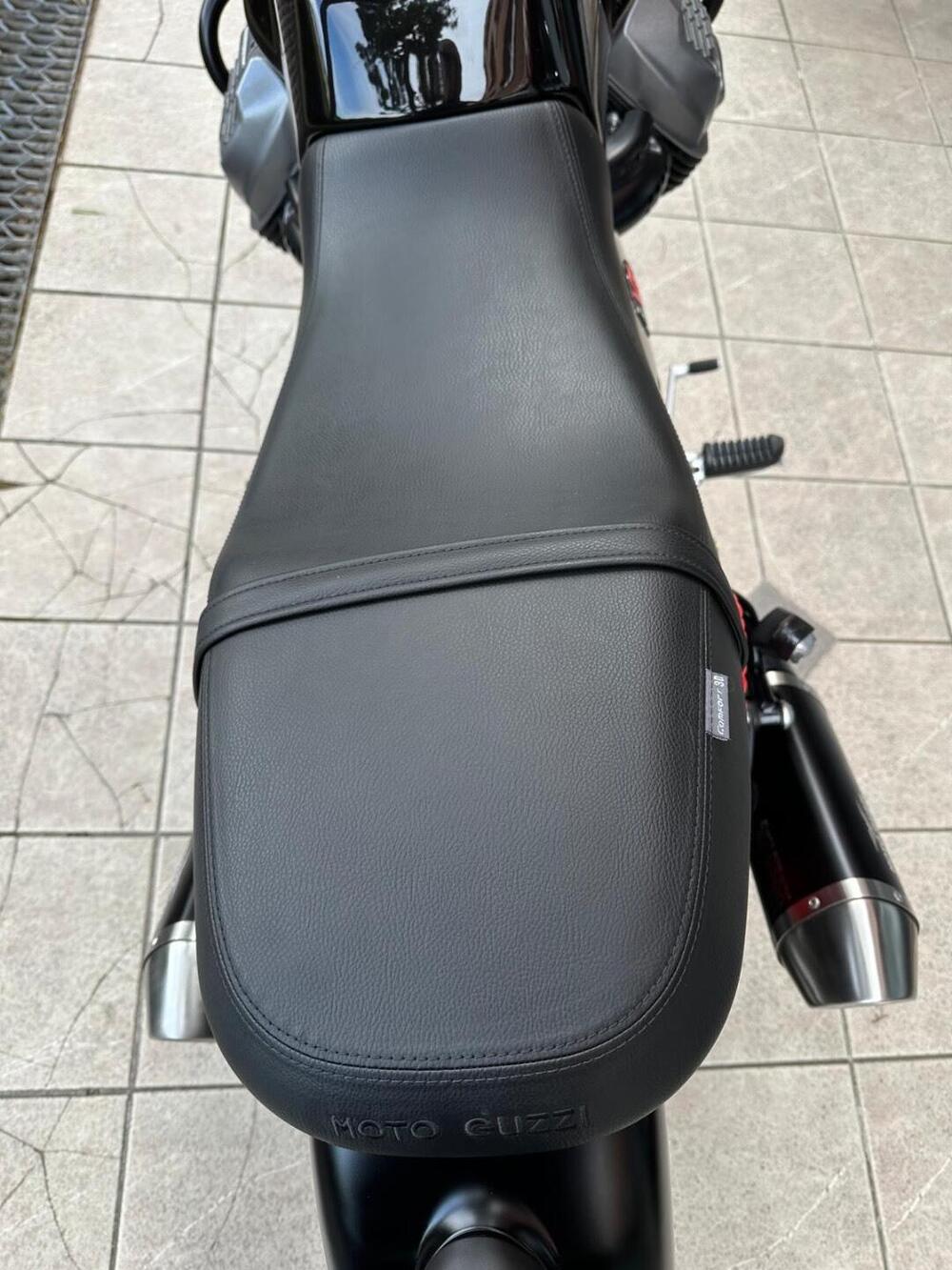 Moto Guzzi V7 Stone Special Edition (2022 - 25) (11)