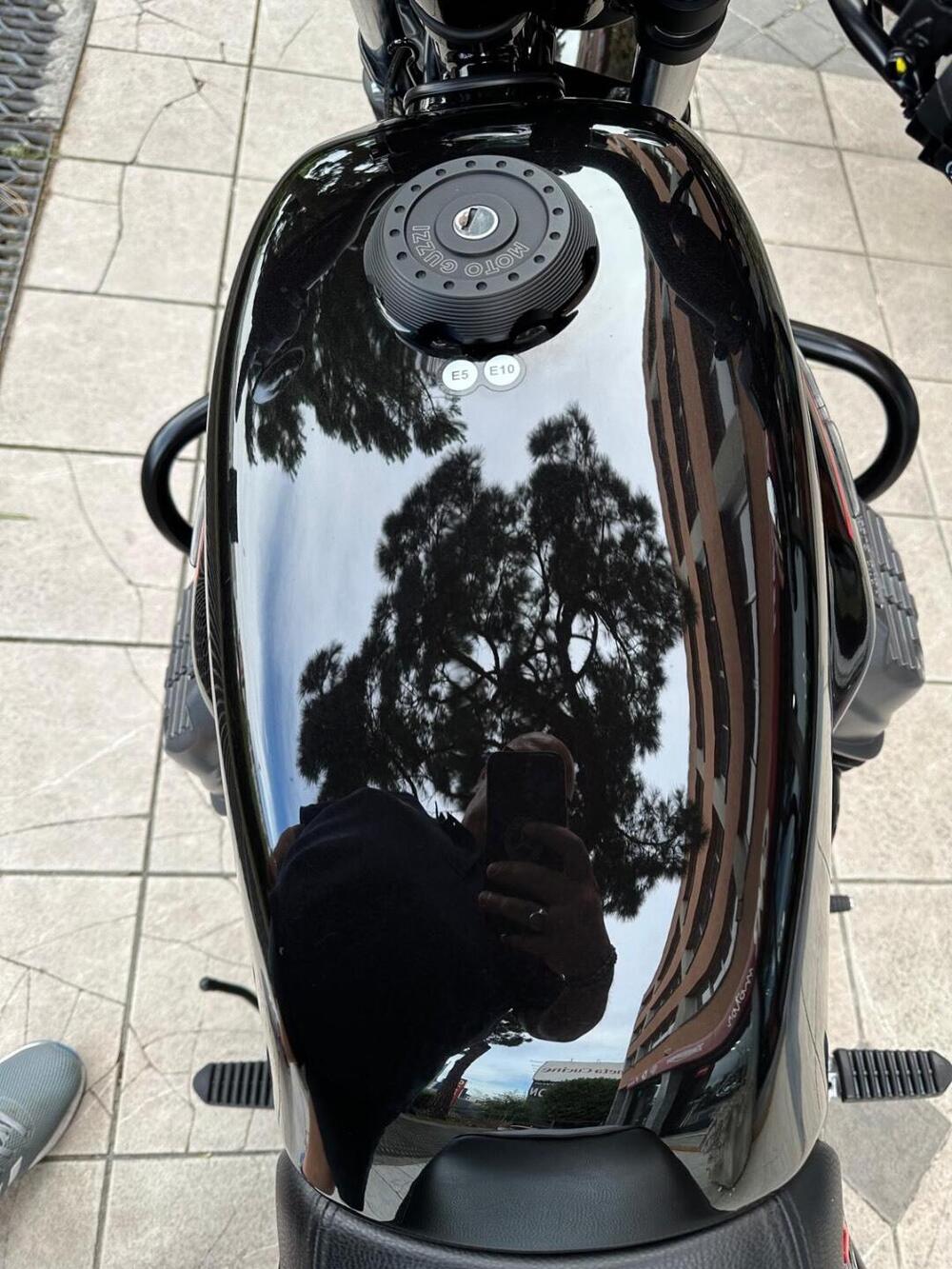 Moto Guzzi V7 Stone Special Edition (2022 - 25) (10)