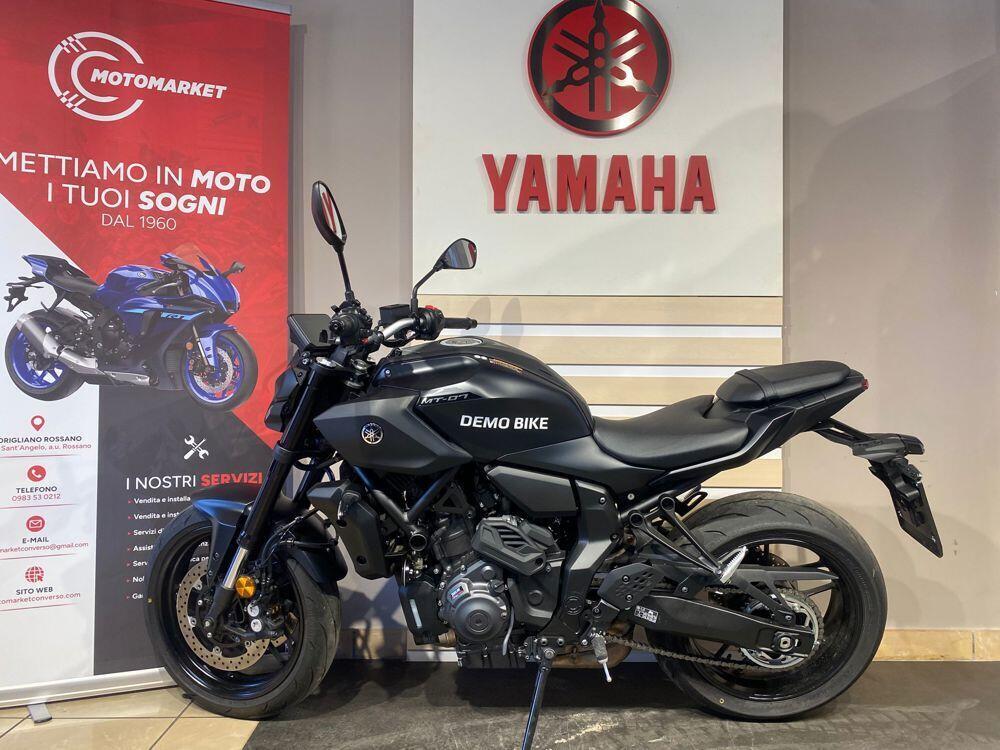 Yamaha MT-07 Y-AMT (2025 - 26) (4)