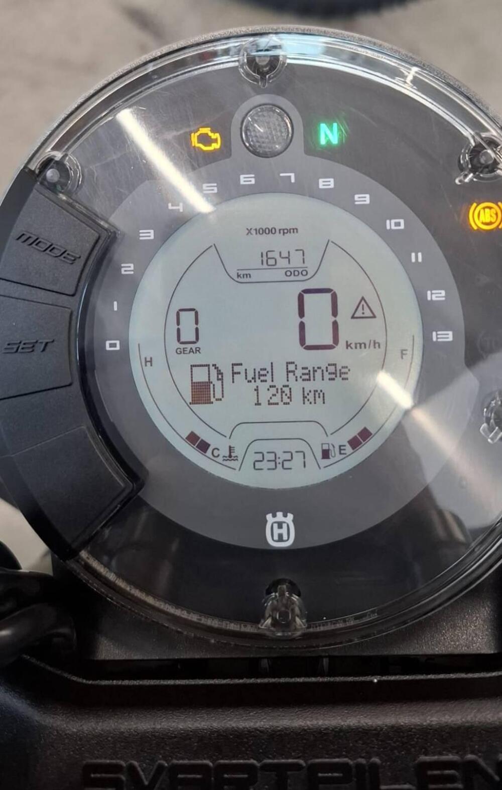 Husqvarna Svartpilen 125 (2021 - 23) (4)