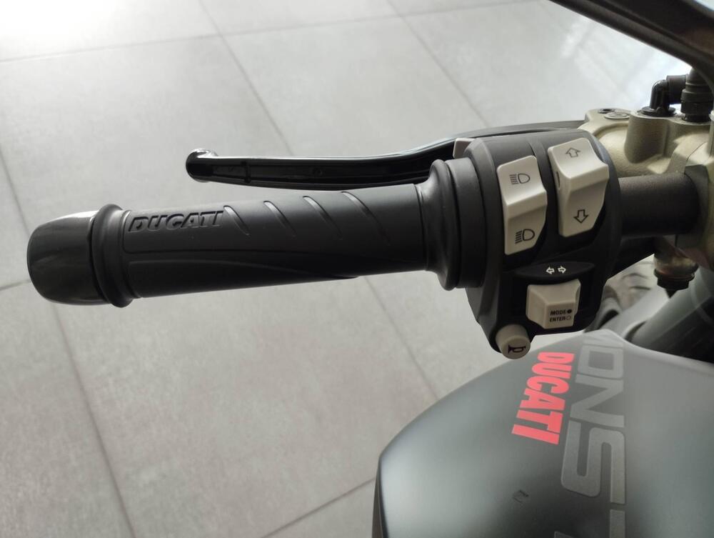 Ducati Monster 937 (2021 - 25) (18)