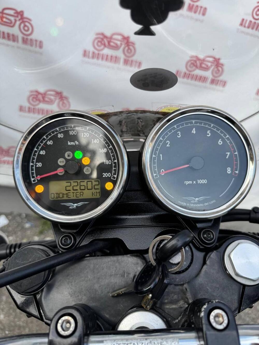 Moto Guzzi V7 III Special (2017 - 20) (4)