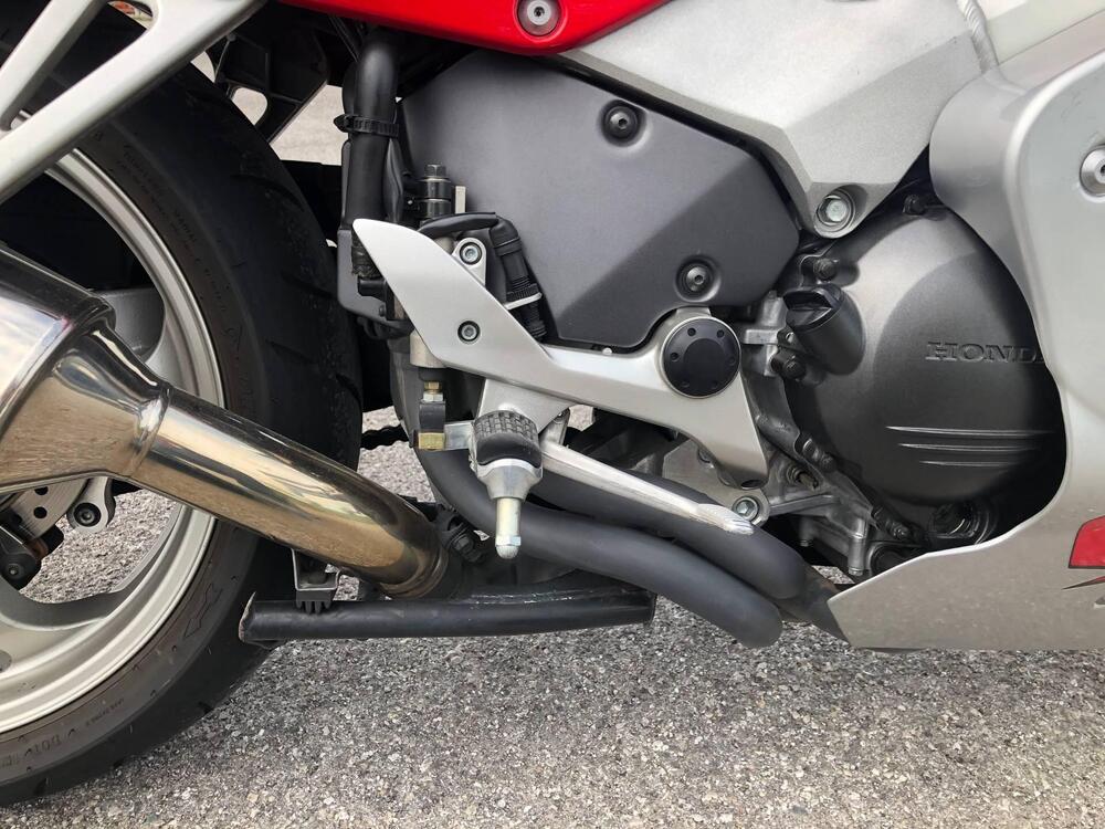 Honda VFR 800 (1998 - 01) (13)