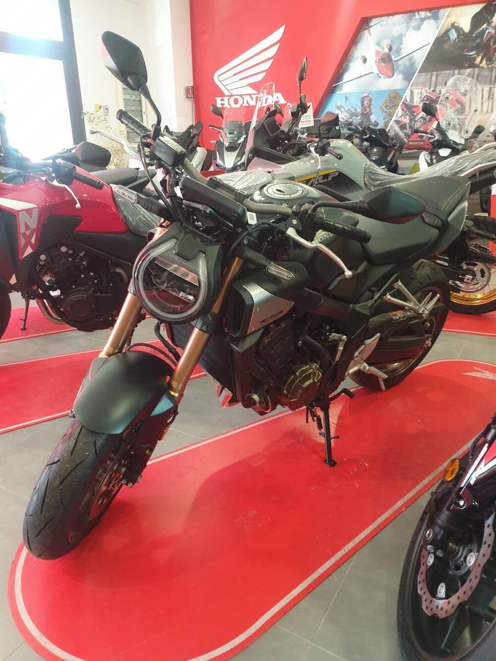 Honda CB 650 R E-Clutch (2024 - 26) (2)