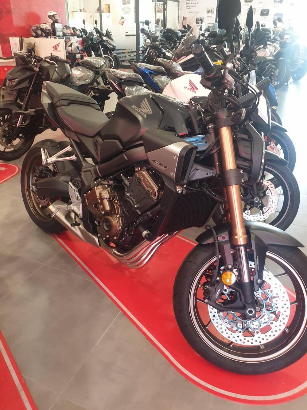 Honda CB 650 R E-Clutch (2024 - 26)