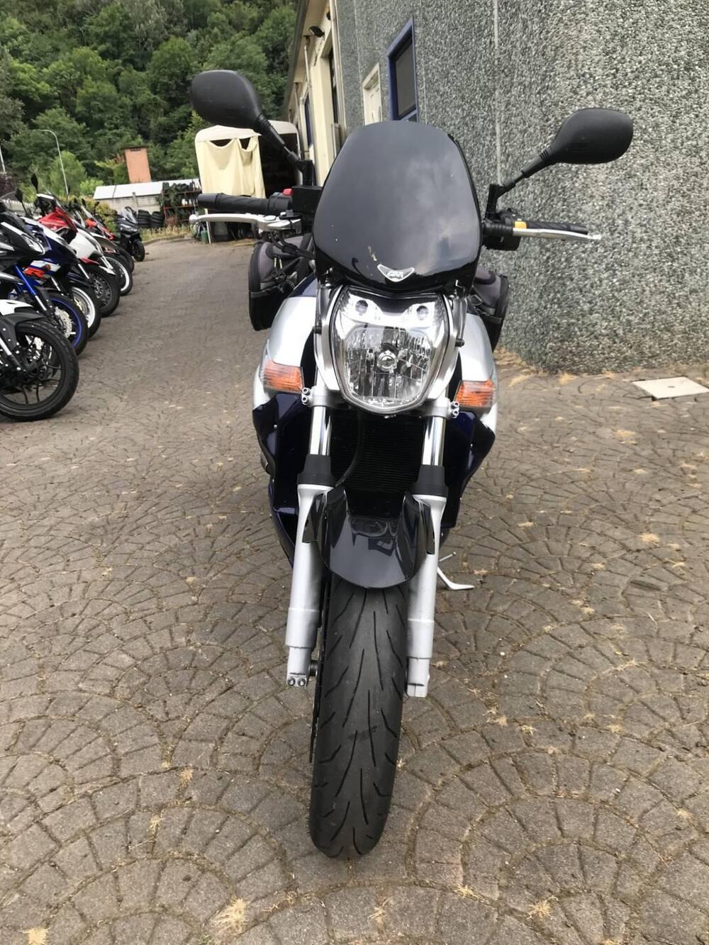 Suzuki GSR 600 (2006 - 11) (2)