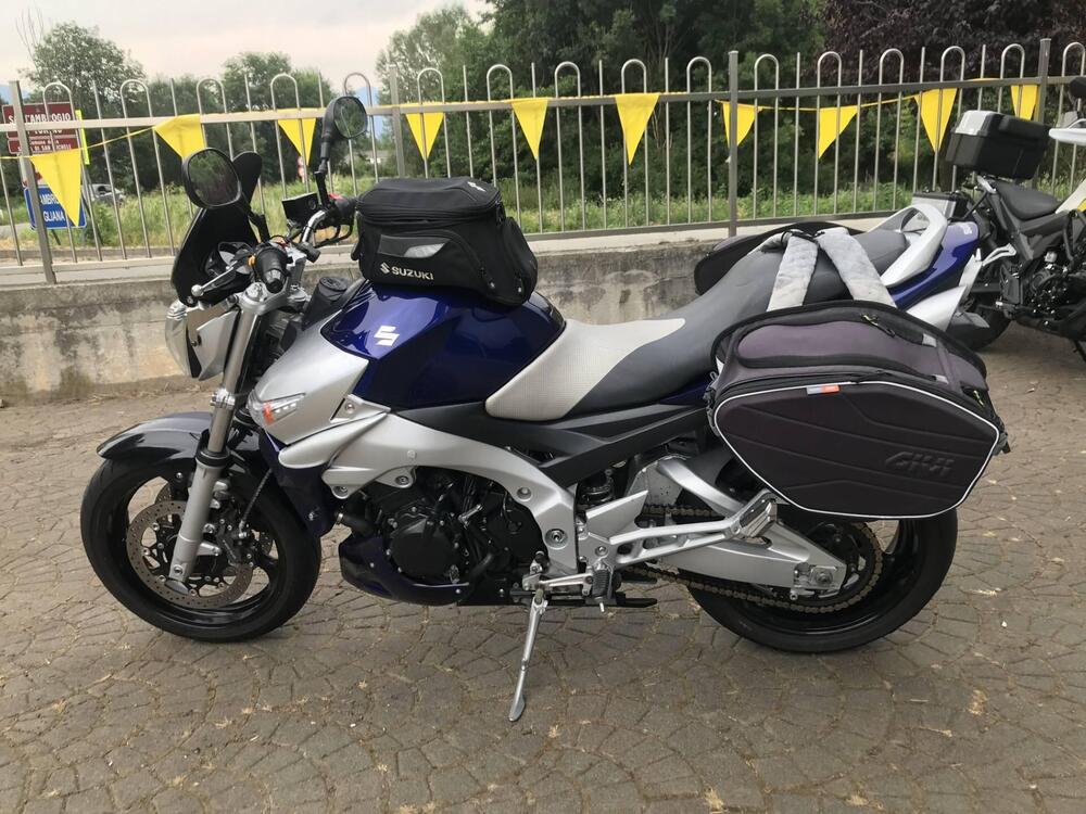 Suzuki GSR 600 (2006 - 11) (3)