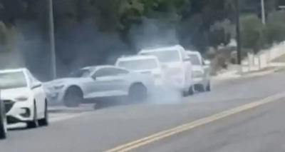 Quando vuoi fare i Blues Brothers con la Mustang ma poi ti aspetta il meccanico [VIDEO]