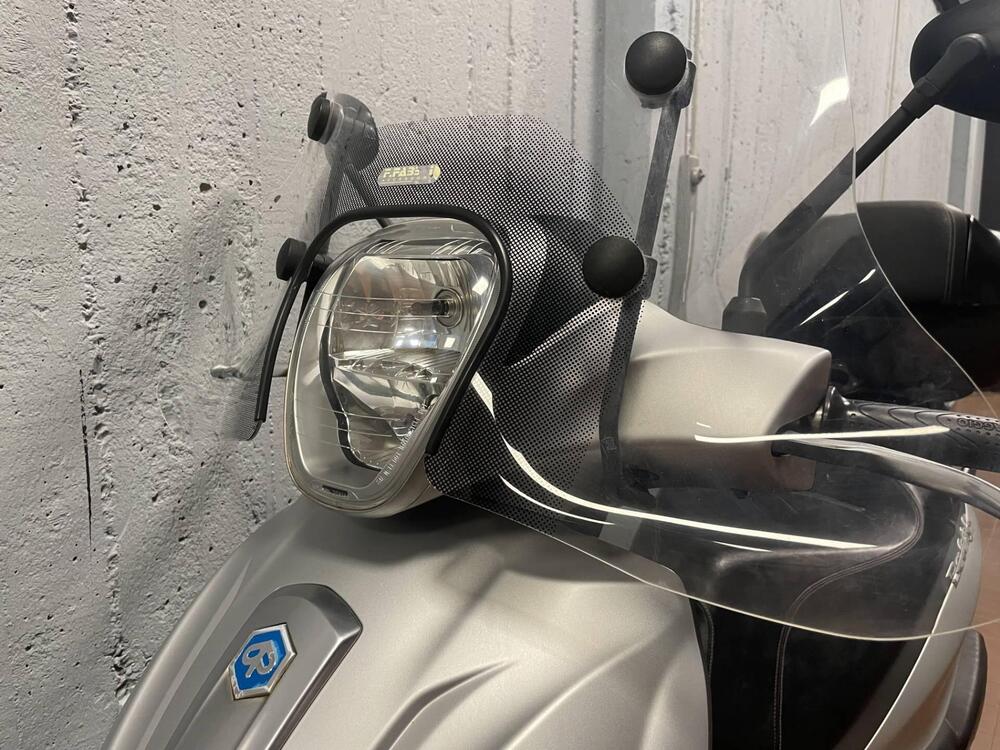 Piaggio Beverly 300 i.e. ABS-ASR (2016 - 20) (5)