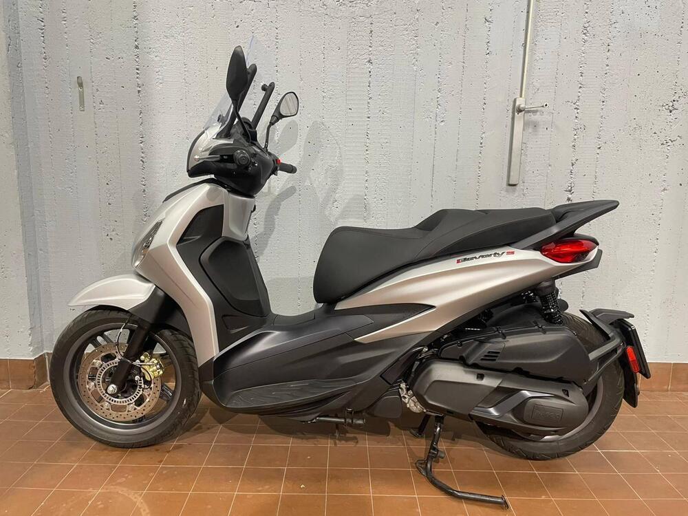 Piaggio Beverly 400 ABS-ASR (2021 - 24) (2)