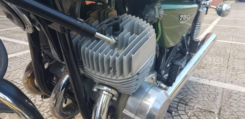 Kawasaki 750 mach IV (4)