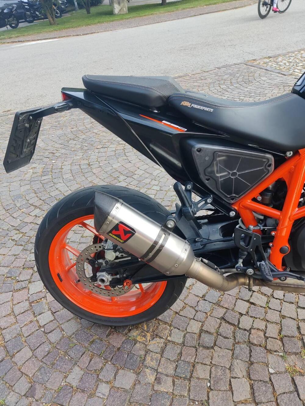 KTM 690 Duke R (2016 -17) (5)