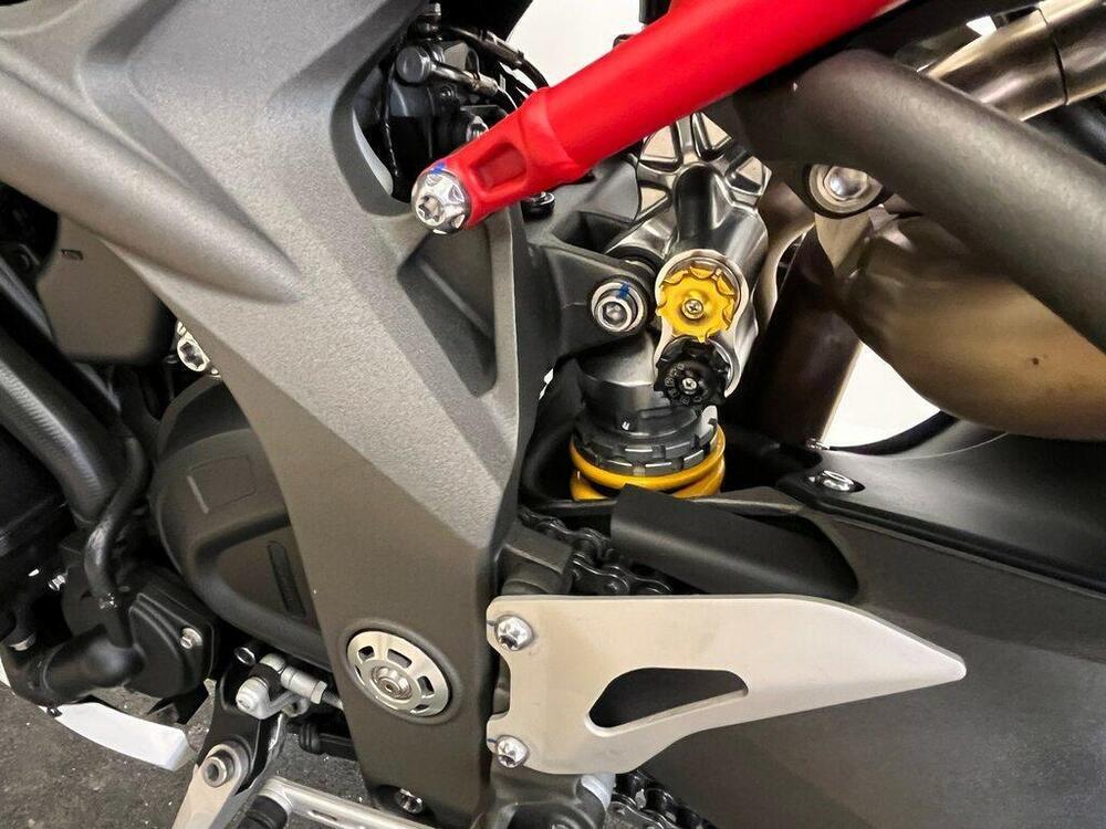 Triumph Speed Triple 1050 R ABS (2016 - 17) (11)