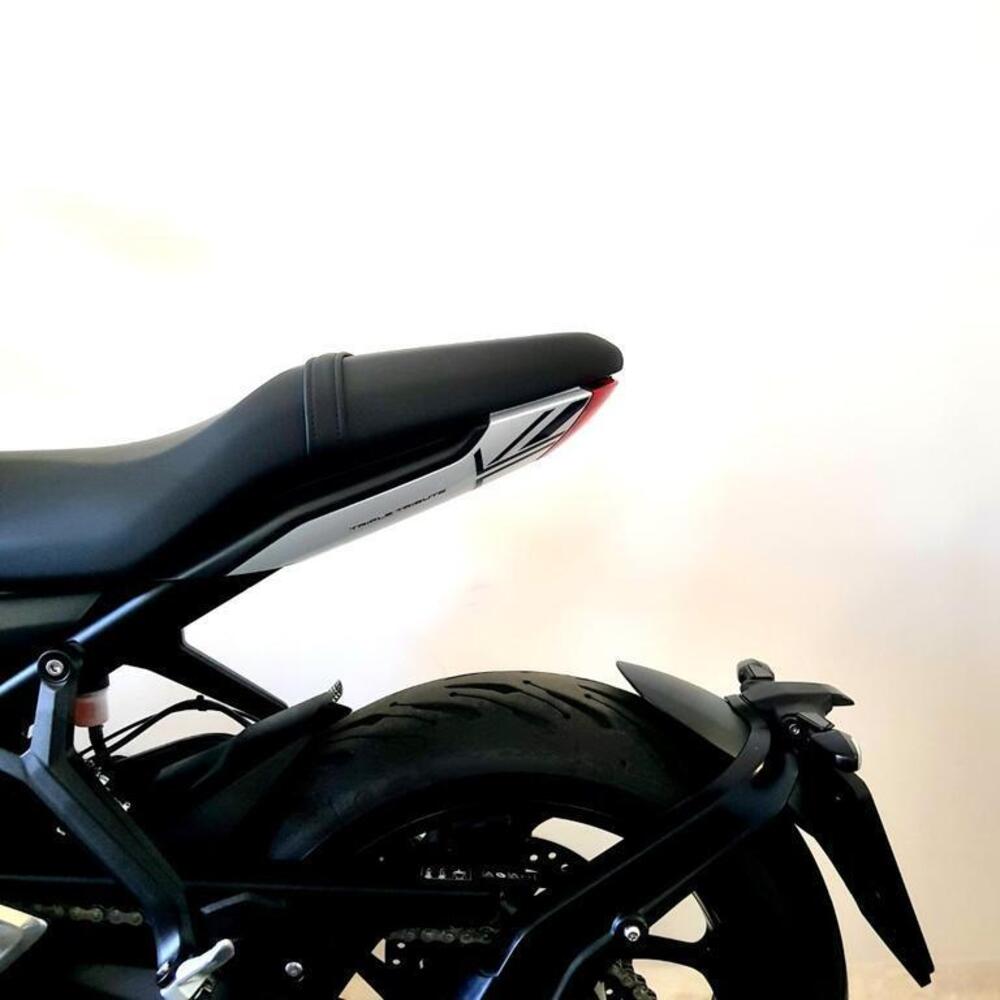 Triumph Trident 660 Triple Tribute Edition (2024) (13)