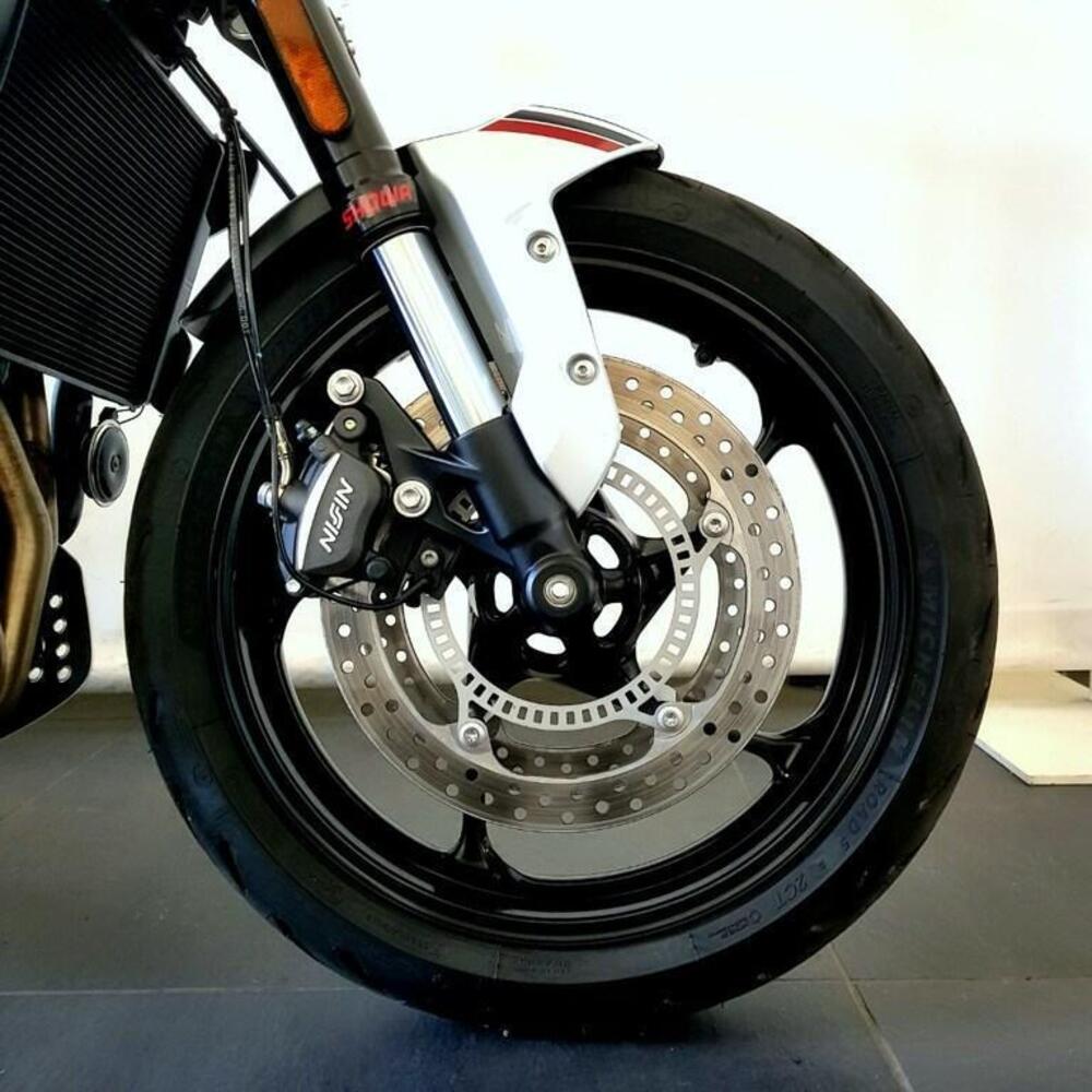 Triumph Trident 660 Triple Tribute Edition (2024) (15)