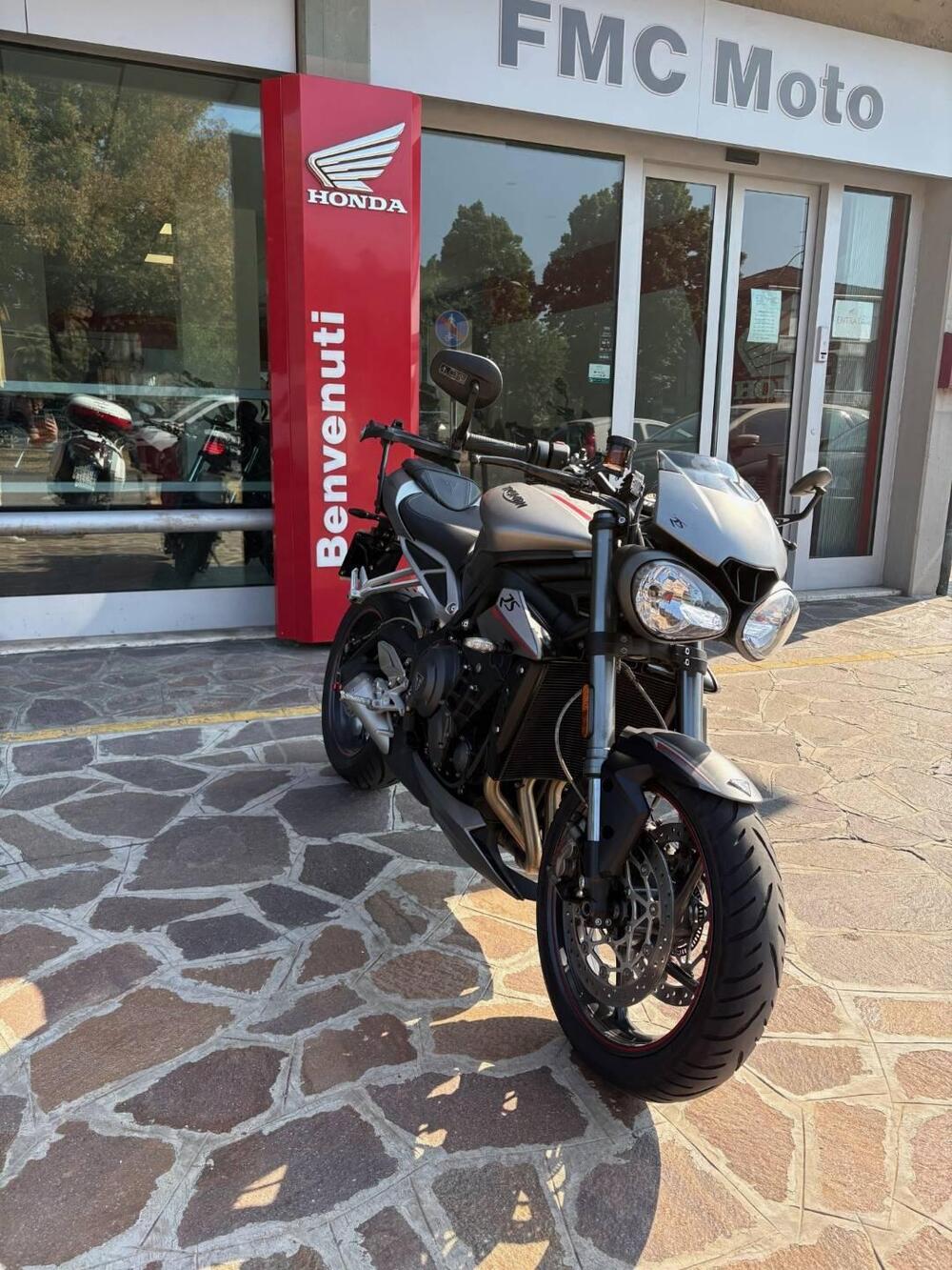 Triumph Street Triple RS (2017 - 19) (4)