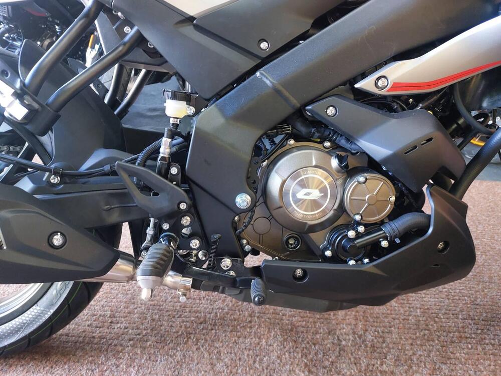 QJ Motor SRK 125 S (2025 - 26) (5)