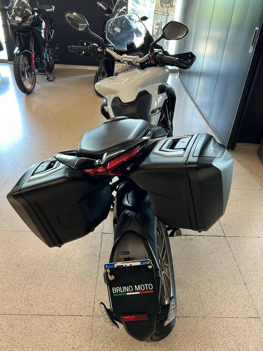 MV Agusta Turismo Veloce 800 RC SCS (2017 - 20) (4)