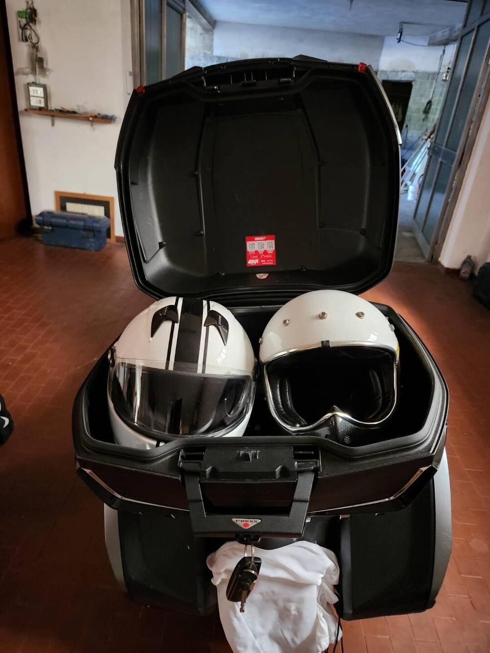 Honda GL 1800 Gold Wing Tour DCT & Airbag (2022 - 24) (17)