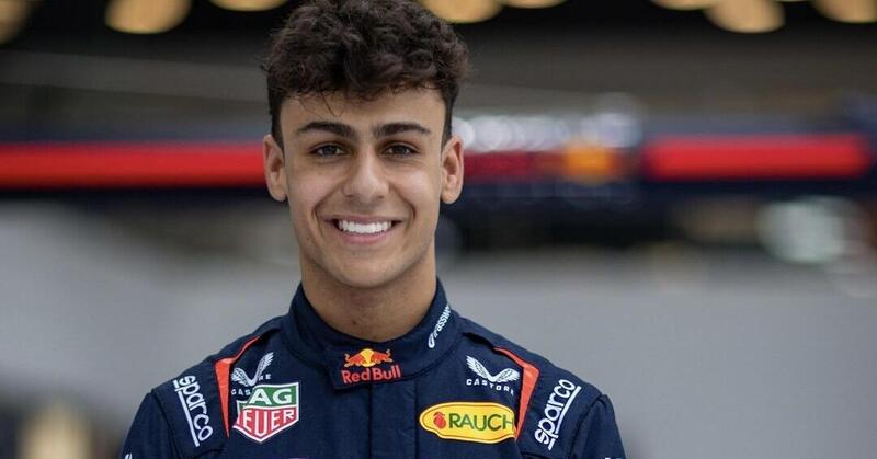 F1. Debutto per Lindblad nella FP1 di Silverstone con Red Bull. Paul Aron (Alpine) con Sauber