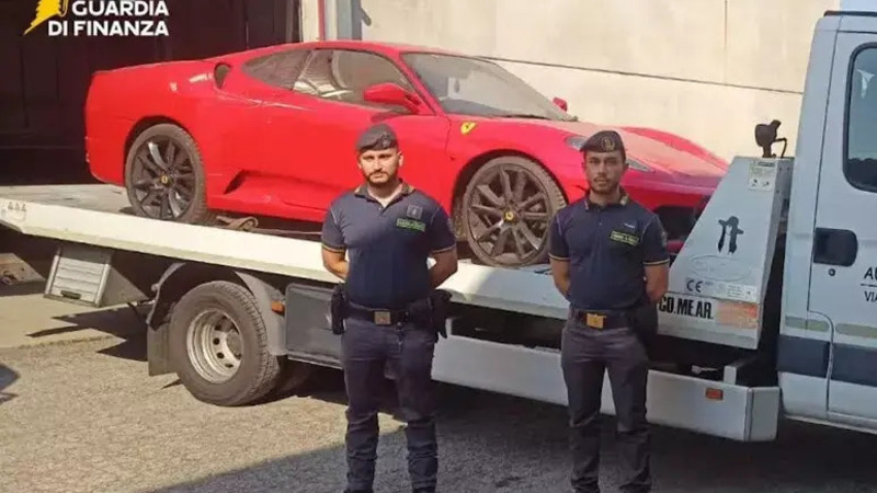 Ferrari falsa demolita, era una Toyota MR2. Perch&eacute; non poteva essere costruita?