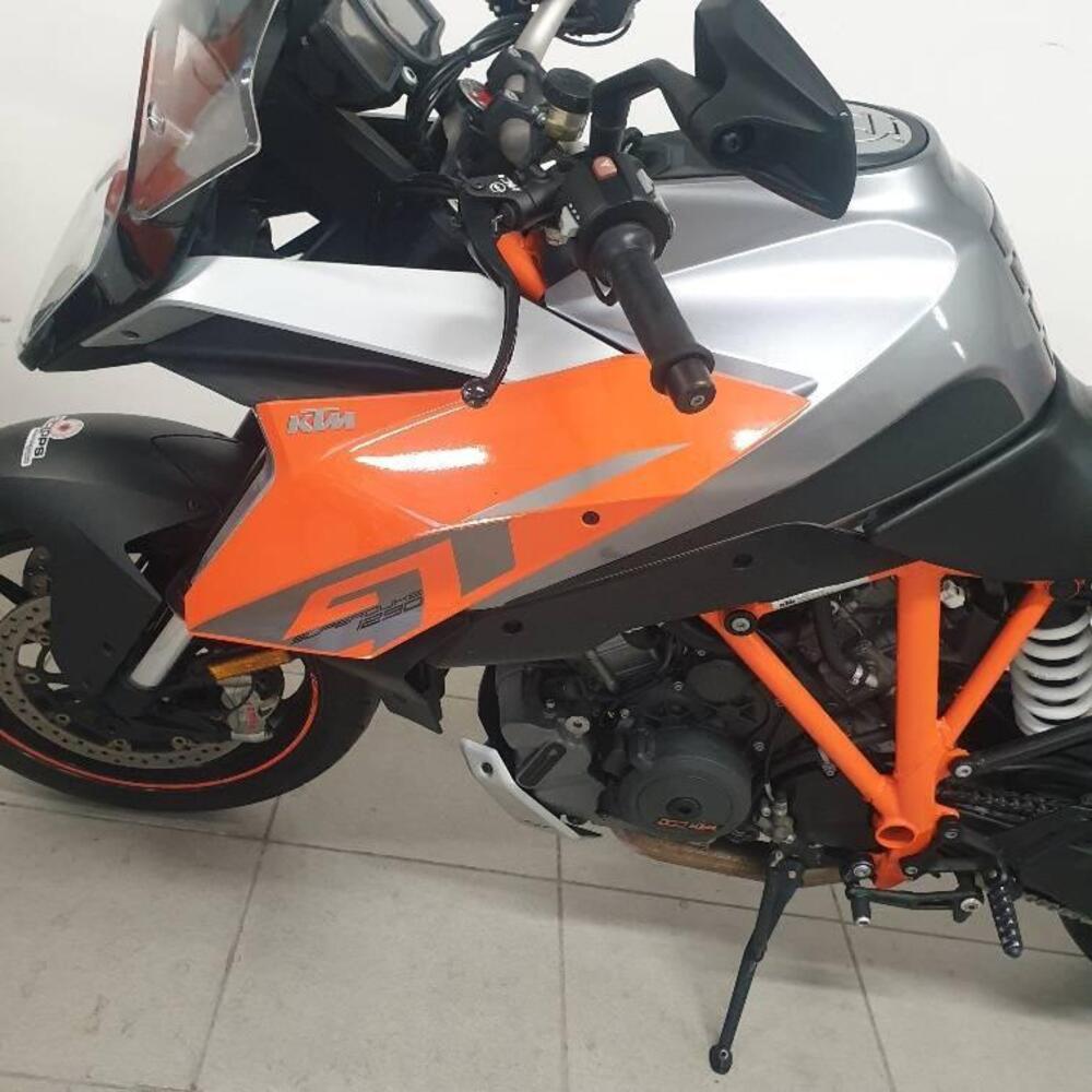 KTM 1290 Super Duke GT ABS (2016 - 18) (2)