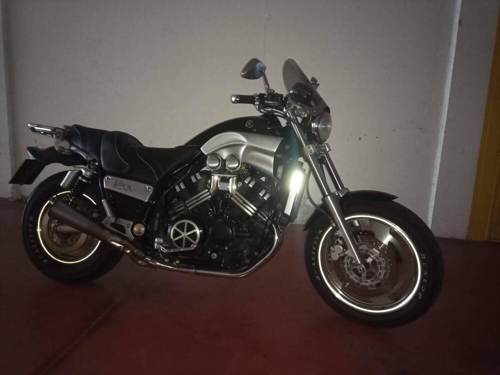 Yamaha Vmax (2)