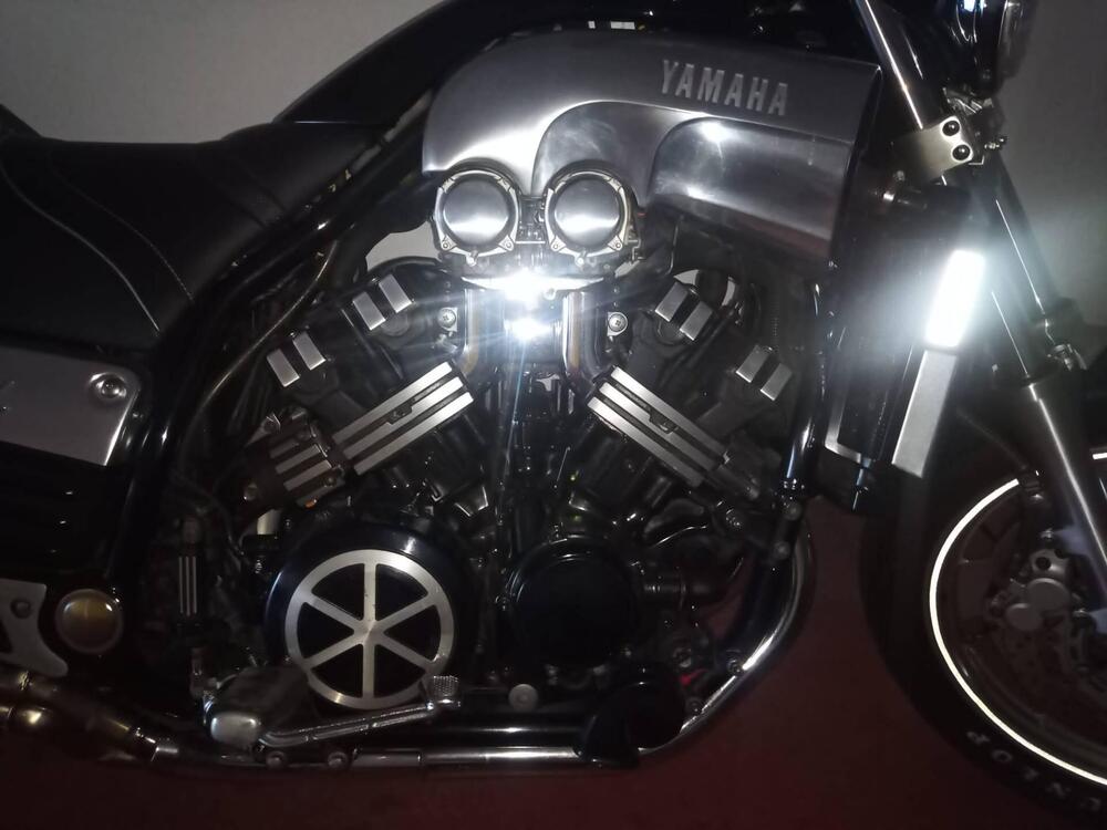 Yamaha Vmax (8)
