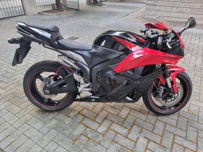 Honda CBR 600 RR (2009 - 12) usata