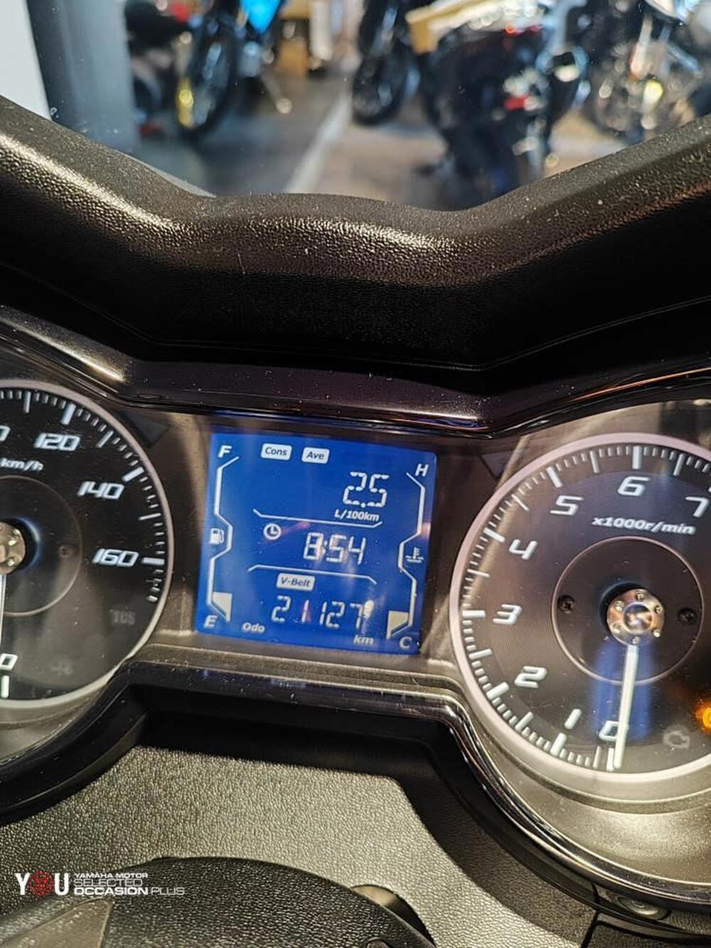 Yamaha X-Max 300 Tech Max (2021 - 24) (10)