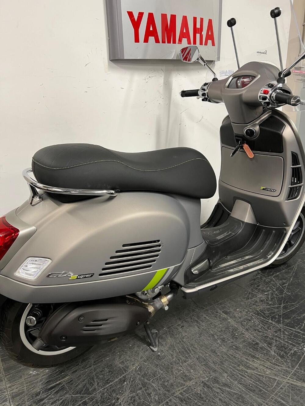 Vespa GTS 300 Super (2023 - 24) (4)