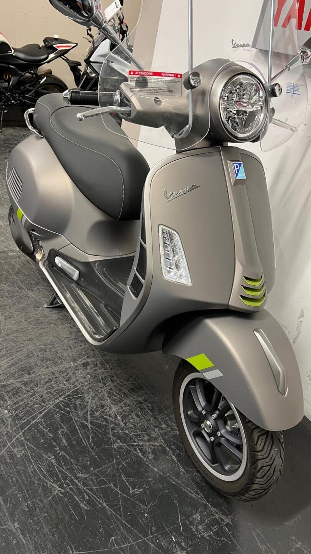Vespa GTS 300 Super (2023 - 24) (10)
