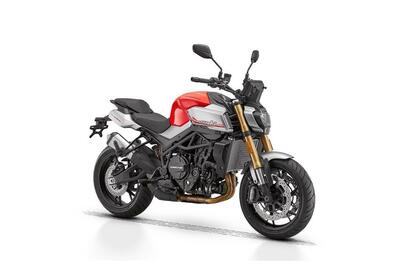 QJ Motor SRK 900 (2025) nuova