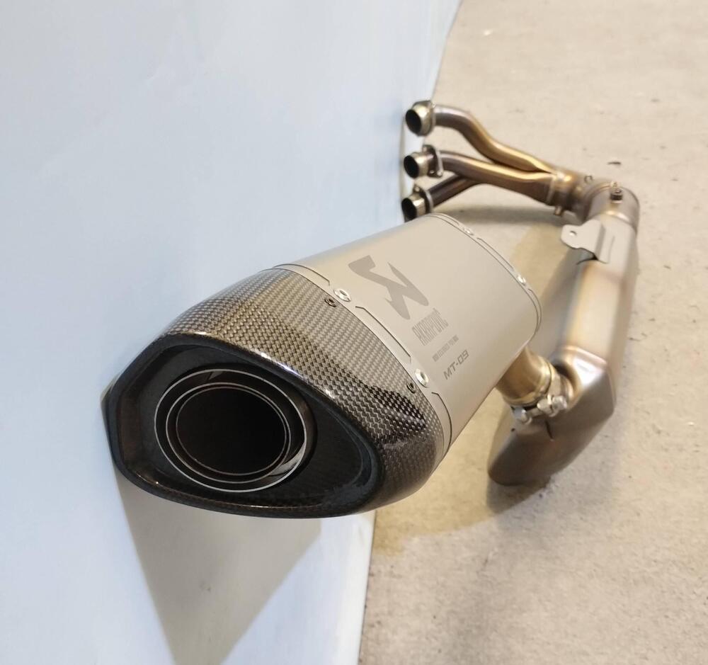 Scarico Completo Akrapovic Titanio Yamaha MT-09 ‘2 (6)