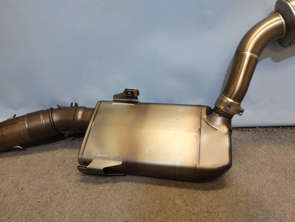 Scarico Completo Akrapovic Titanio Yamaha MT-09 ‘2 (11)
