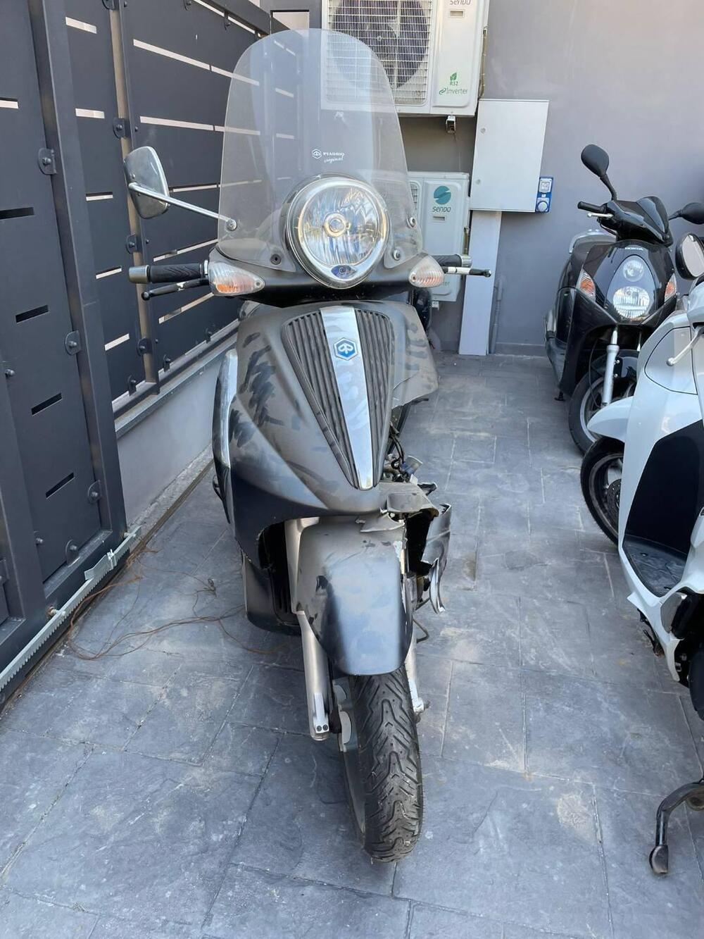 Piaggio Beverly 300 i.e. (2010 - 16)