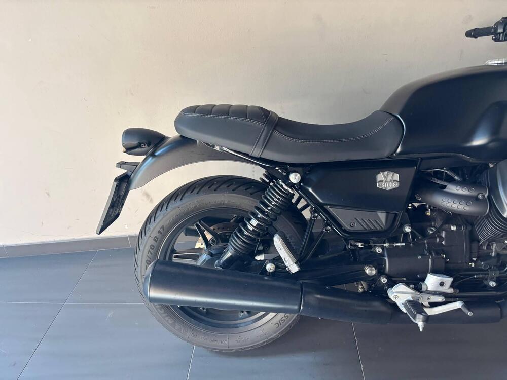 Moto Guzzi V7 Stone (2021 - 24) (8)