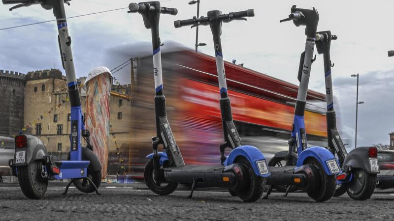 Targhe monopattini e alcolock: arrivano le regole tecniche ma mancano i costi e gli installatori