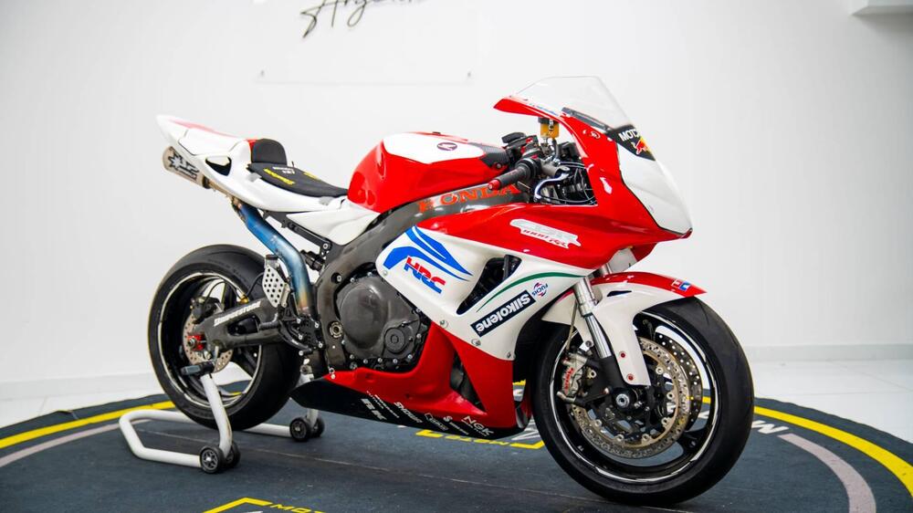 Honda CBR 1000 RR Fireblade (2006 - 07) (2)