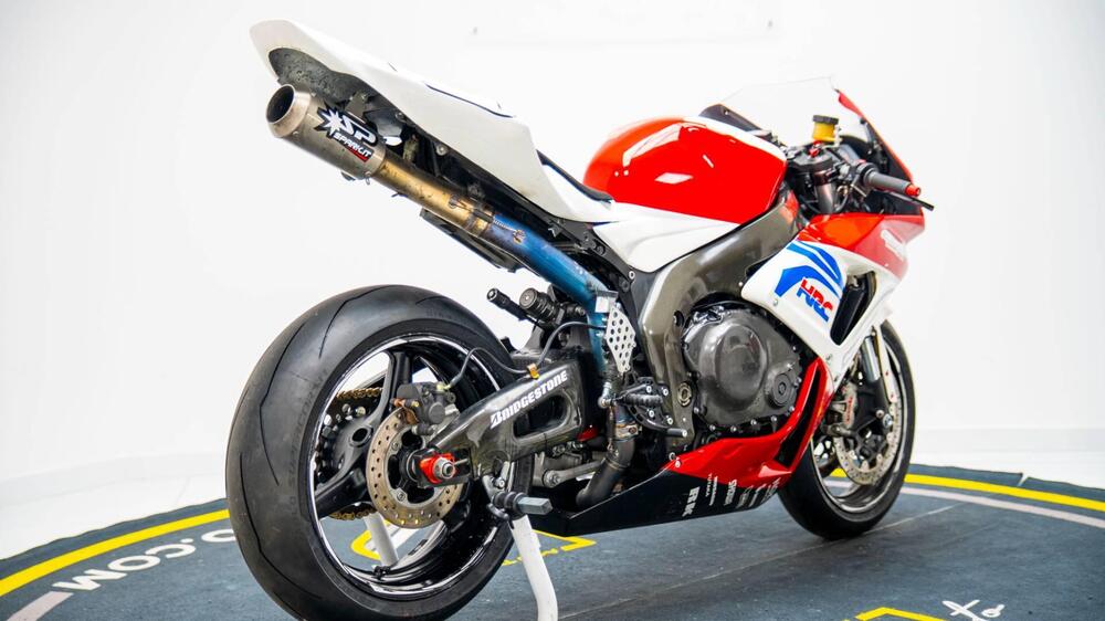 Honda CBR 1000 RR Fireblade (2006 - 07) (4)