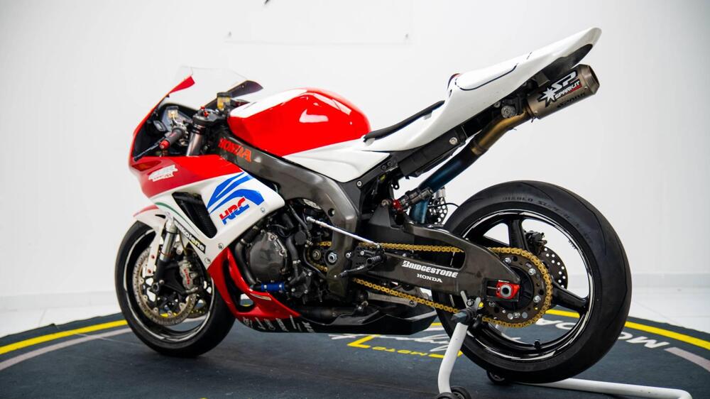 Honda CBR 1000 RR Fireblade (2006 - 07) (6)